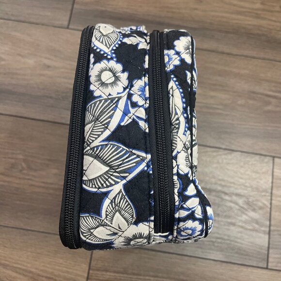 Vera Bradley Large Blush & Brush Makeup Case Snow Lotus Signature Cotton - Picture 8 of 10